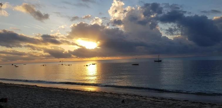 Pangani Ushongo Beach Bandas מראה חיצוני תמונה